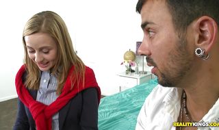 Voracious Mae Lynn drools and gags on an hard ramrod